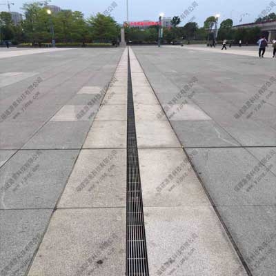 福州動車南站成品線性排水溝案例圖