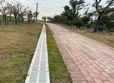 成品排水槽配套樹脂蓋板景觀排水槽的應用