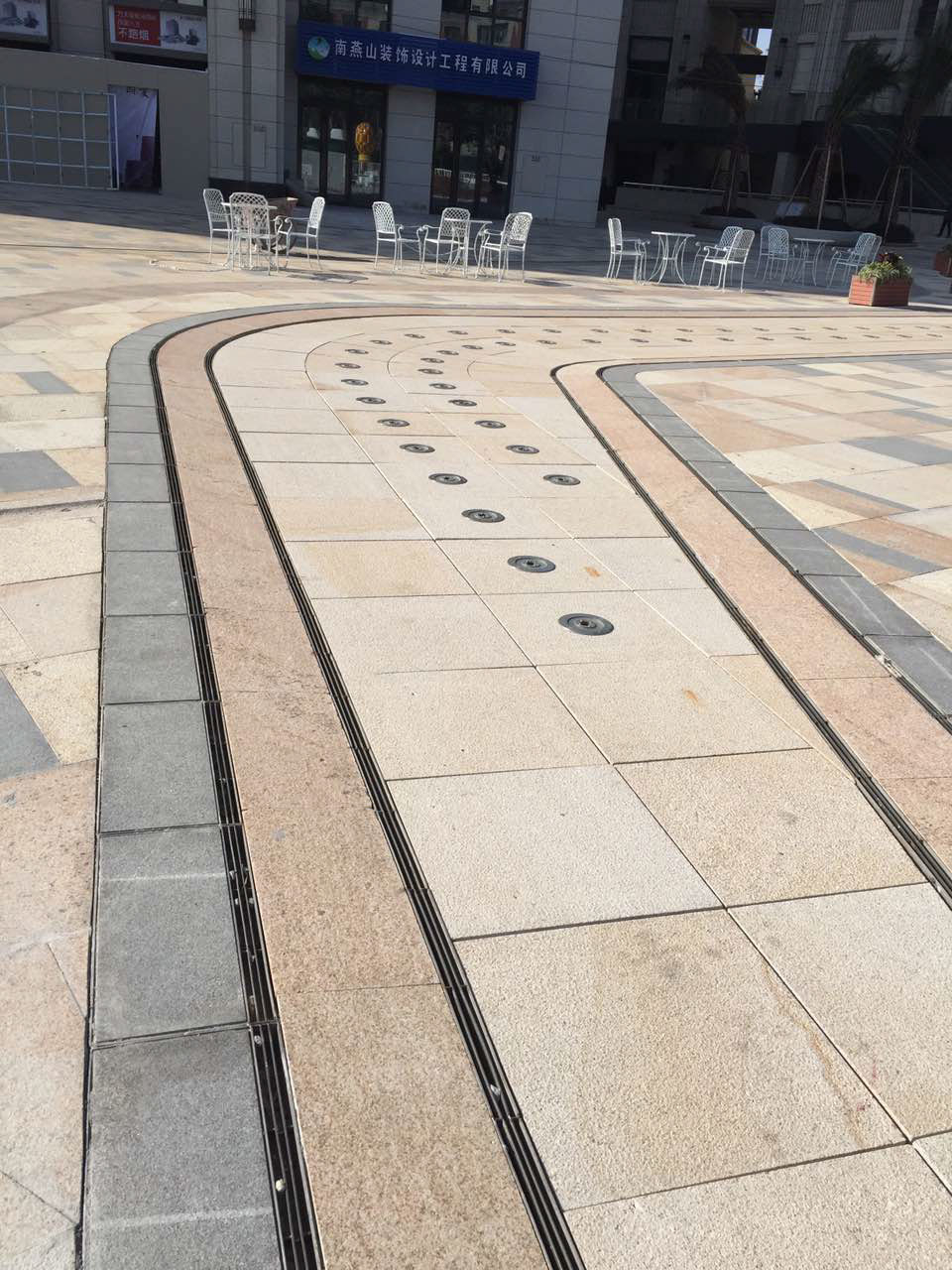 成品縫隙式排水溝的類型和特點